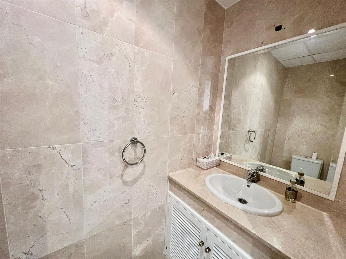 Appartement te koop in Elviria | 2 slaapkamers H5157505