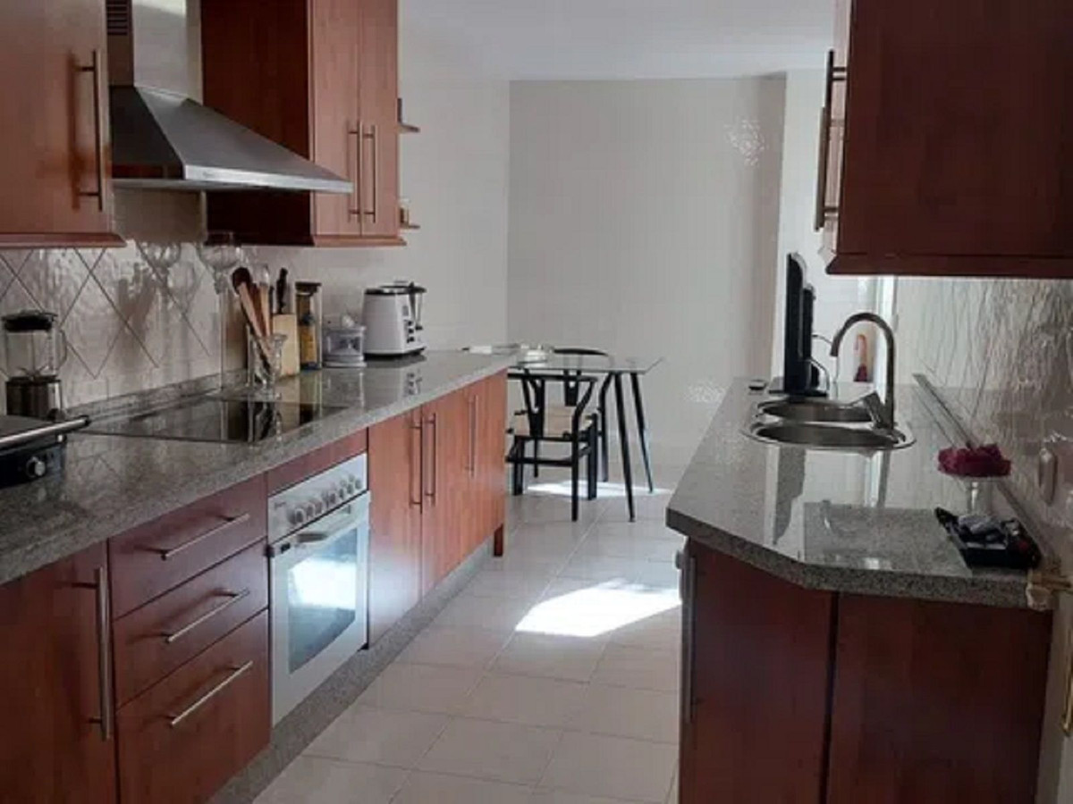 Appartement te koop in Elviria | 2 slaapkamers H5160220