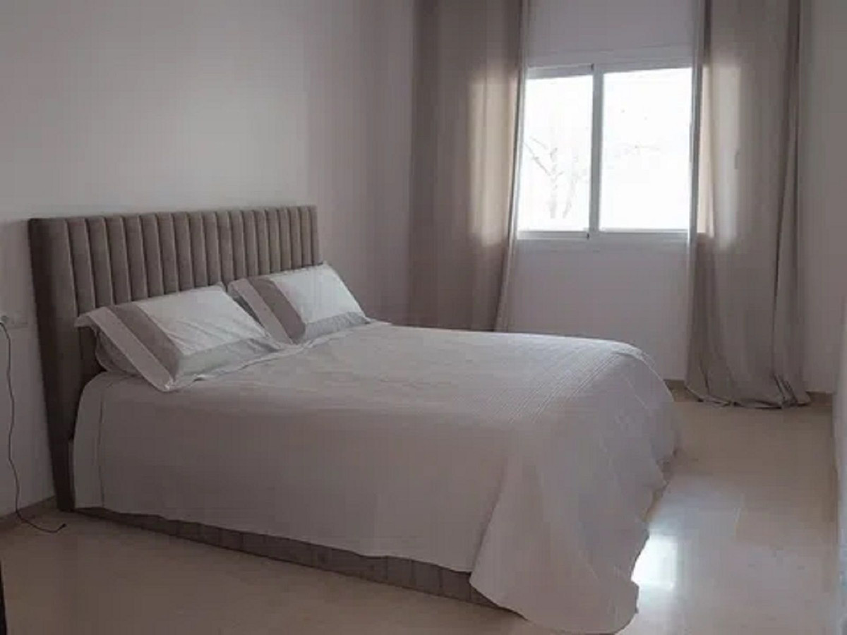 Appartement te koop in Elviria | 2 slaapkamers H5160220