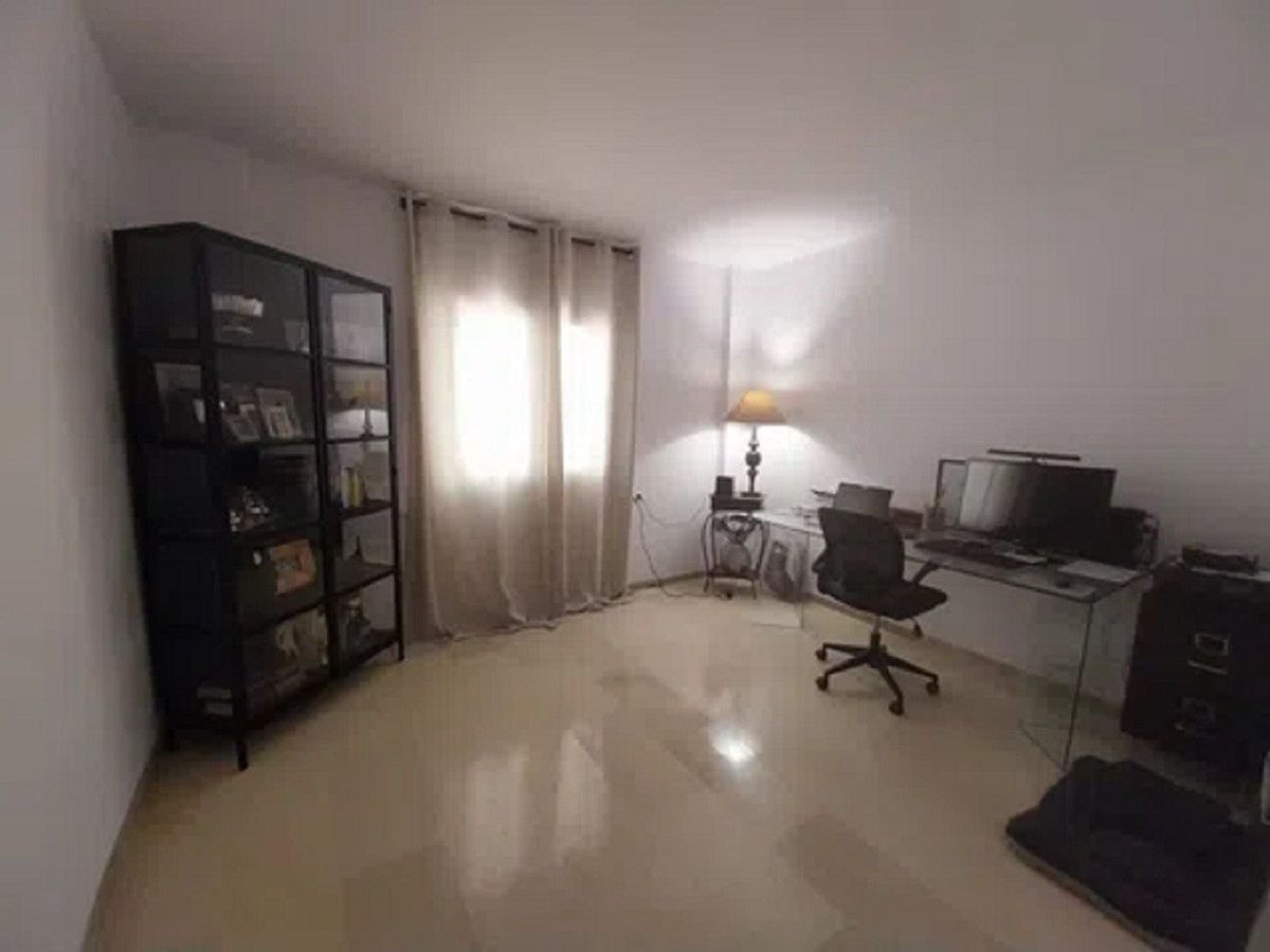 Appartement te koop in Elviria | 2 slaapkamers H5160220