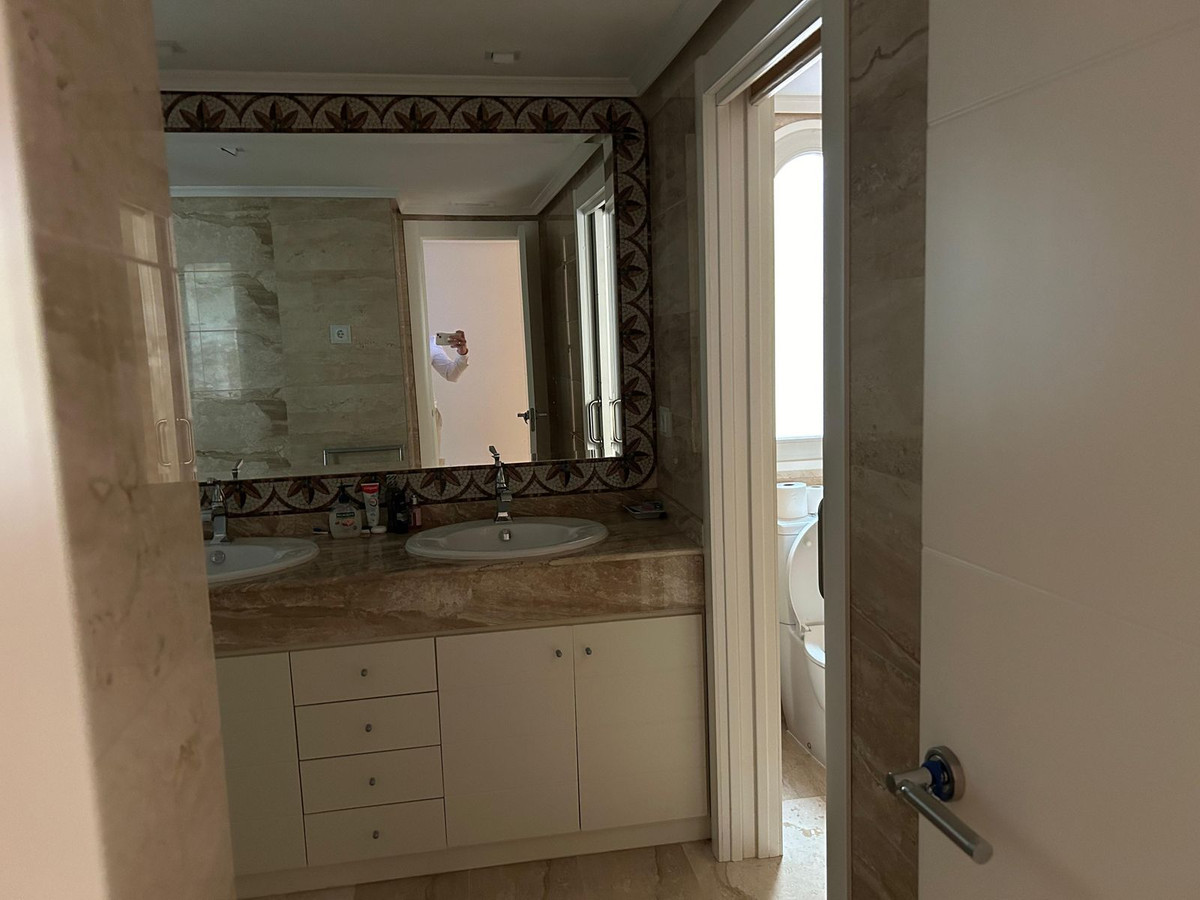 Appartement te koop in Elviria | 2 slaapkamers H5160241