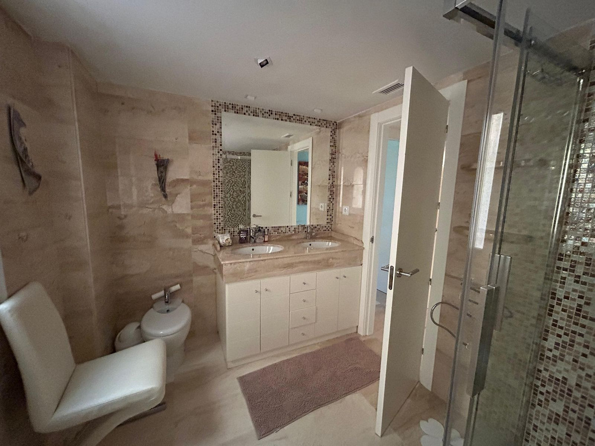 Appartement te koop in Elviria | 2 slaapkamers H5160241