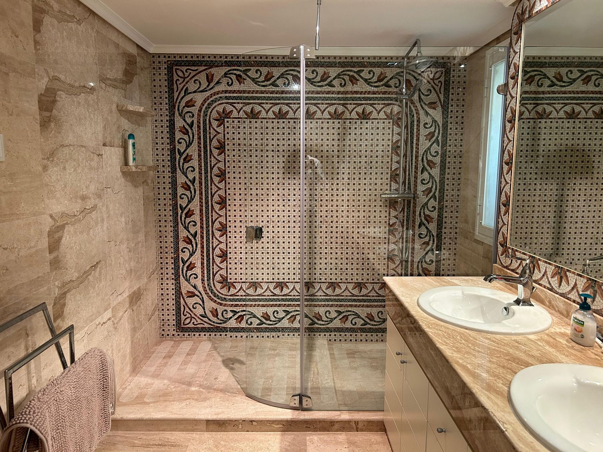 Appartement te koop in Elviria | 2 slaapkamers H5160241