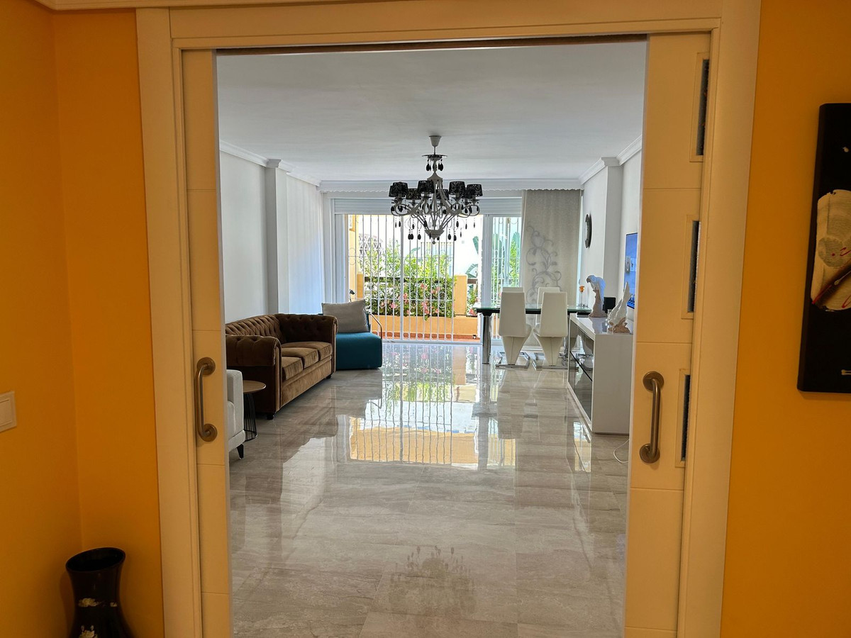 Appartement te koop in Elviria | 2 slaapkamers H5160241