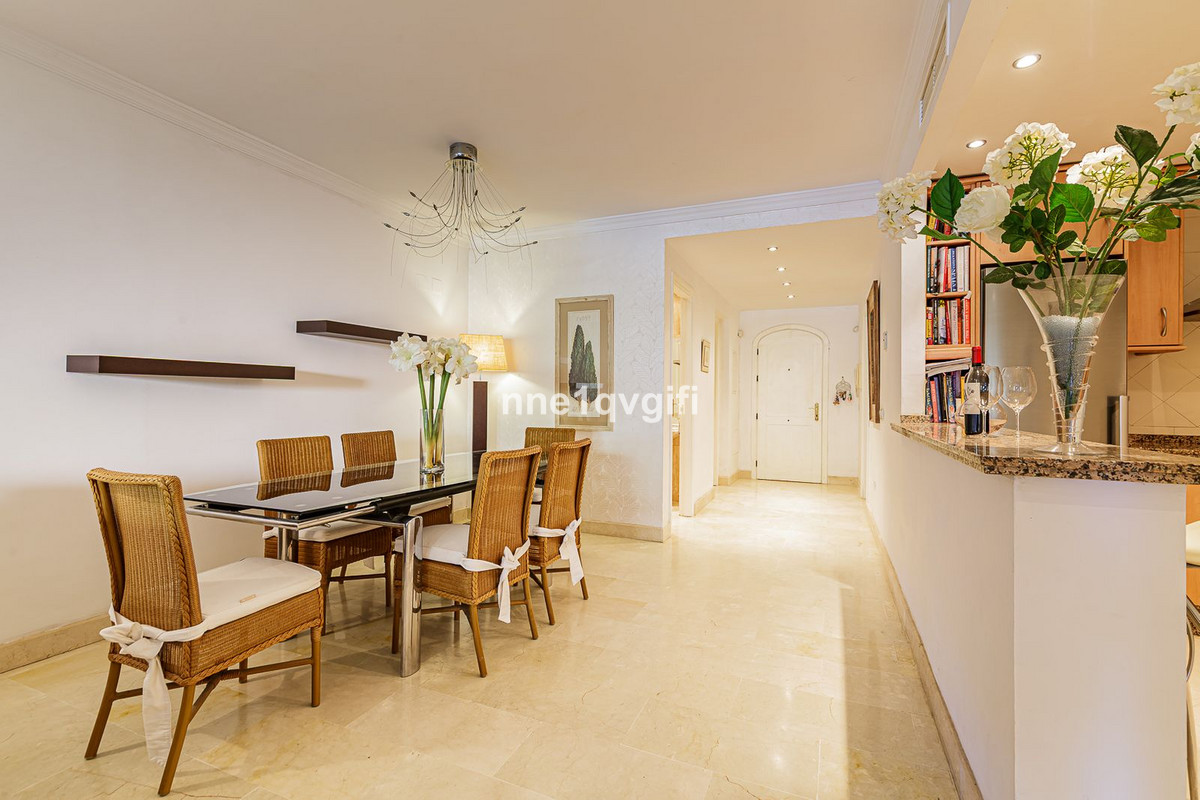 Appartement te koop in Elviria | 2 slaapkamers H5160946
