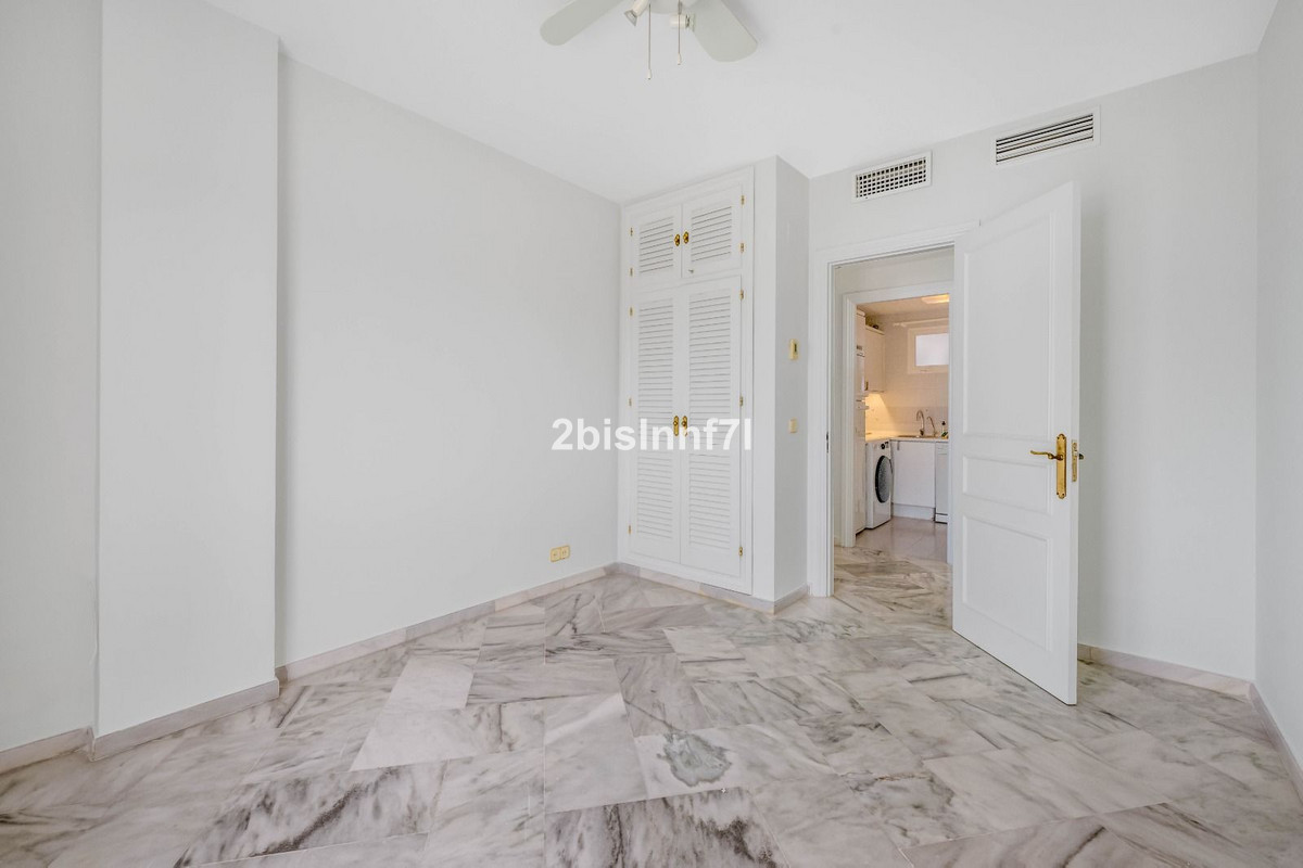 Appartement te koop in Elviria | 2 slaapkamers H5216662