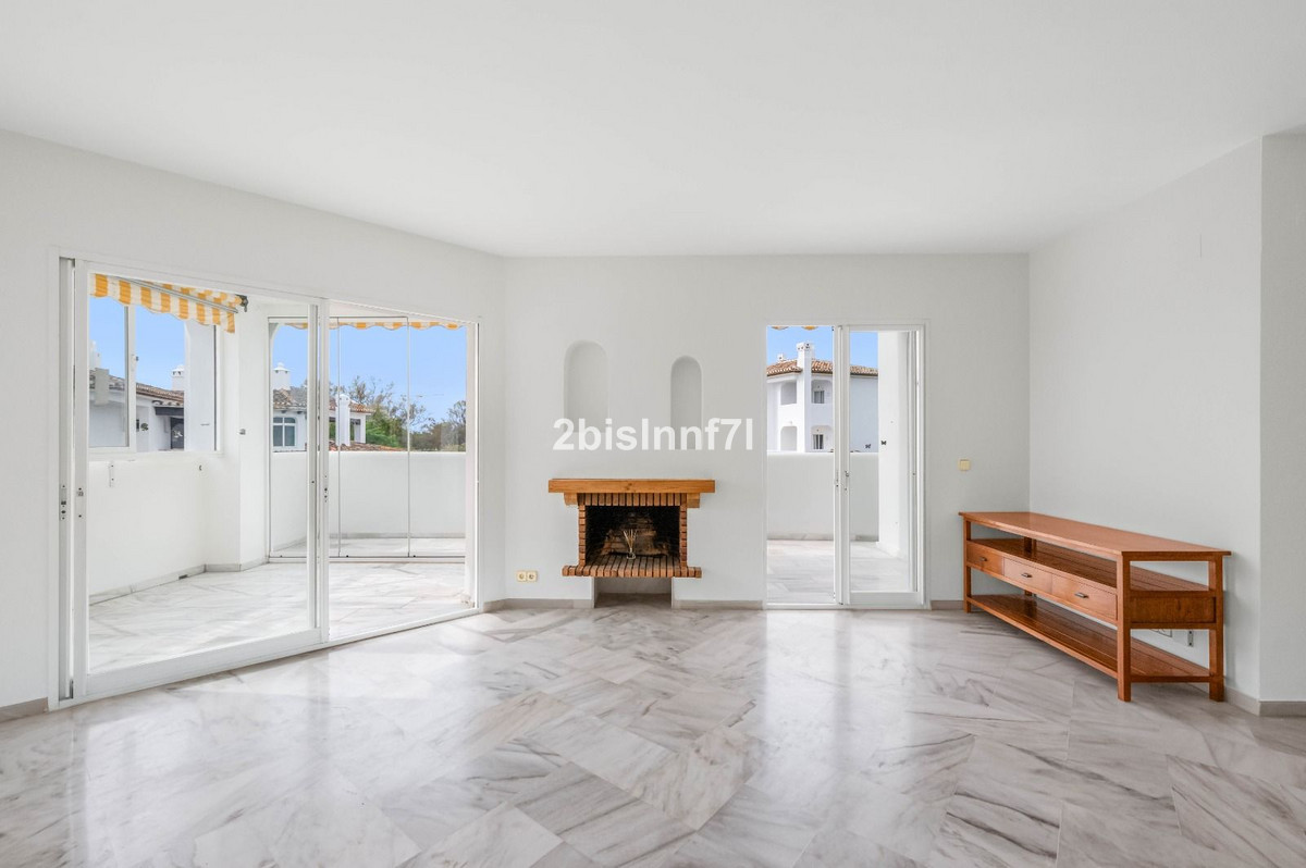 Appartement te koop in Elviria | 2 slaapkamers H5216662