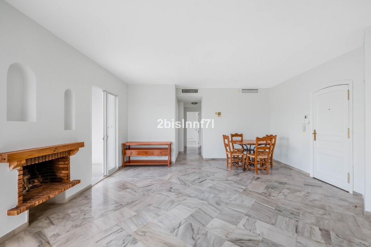 Appartement te koop in Elviria | 2 slaapkamers H5216662