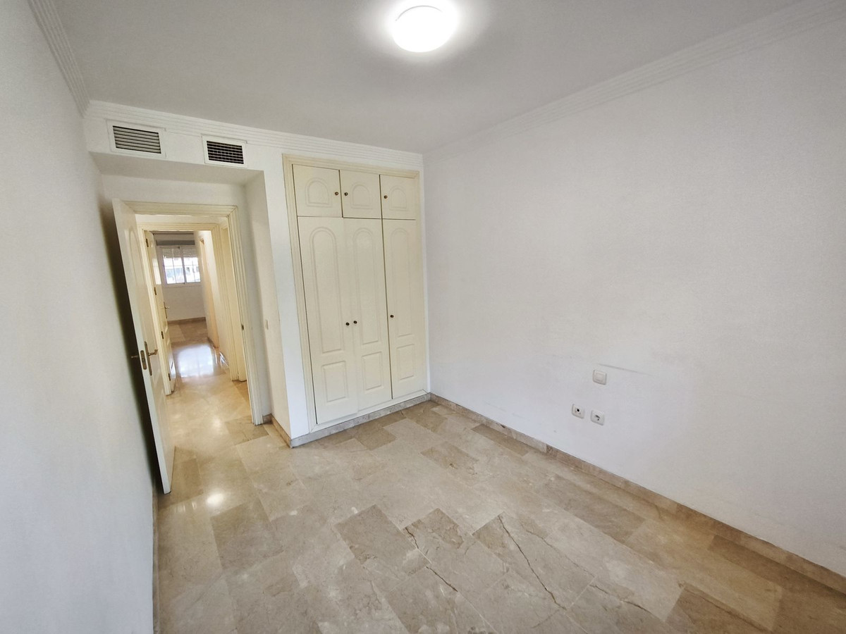 Appartement te koop in Elviria | 2 slaapkamers H5249299