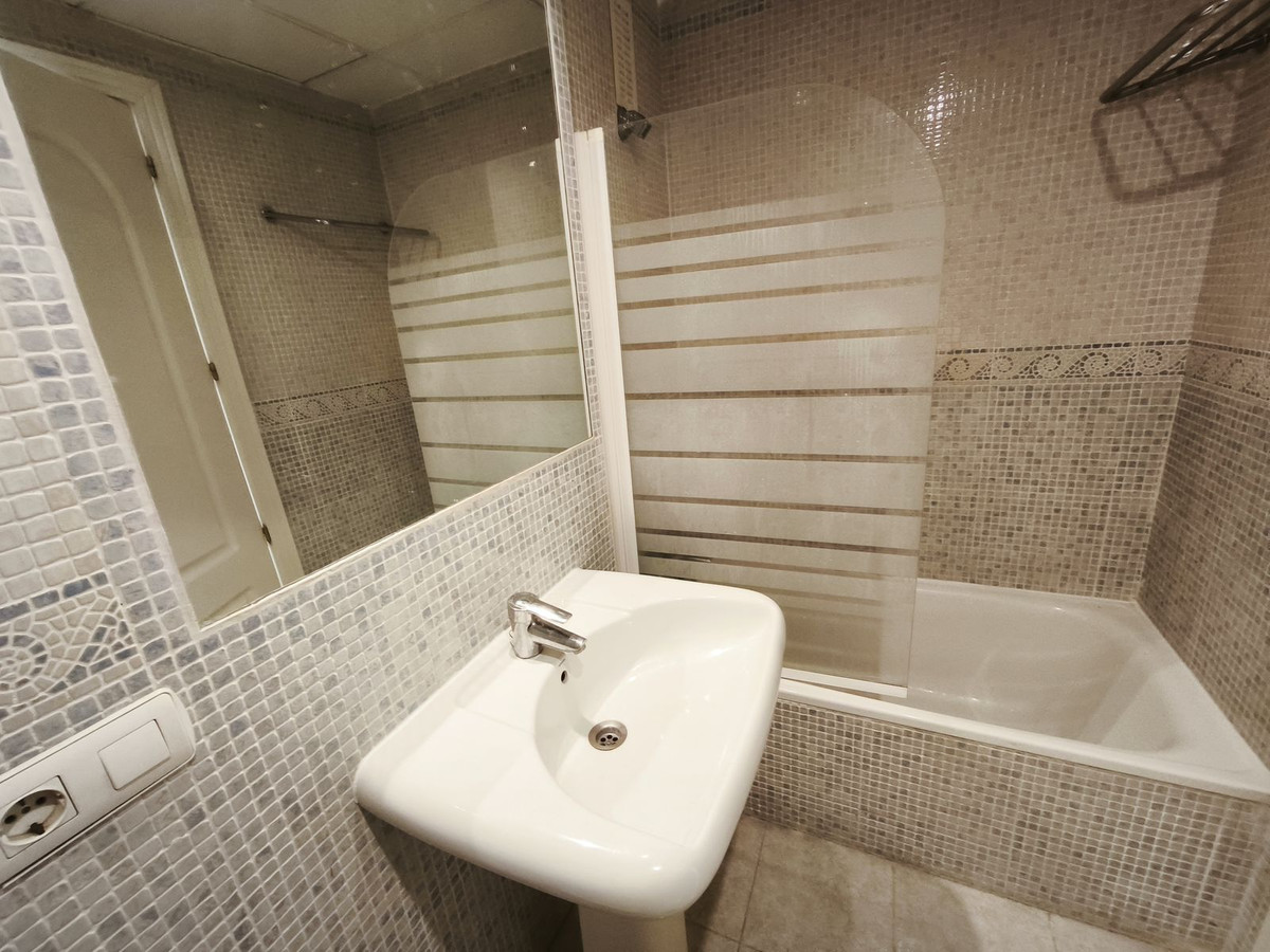 Appartement te koop in Elviria | 2 slaapkamers H5249299