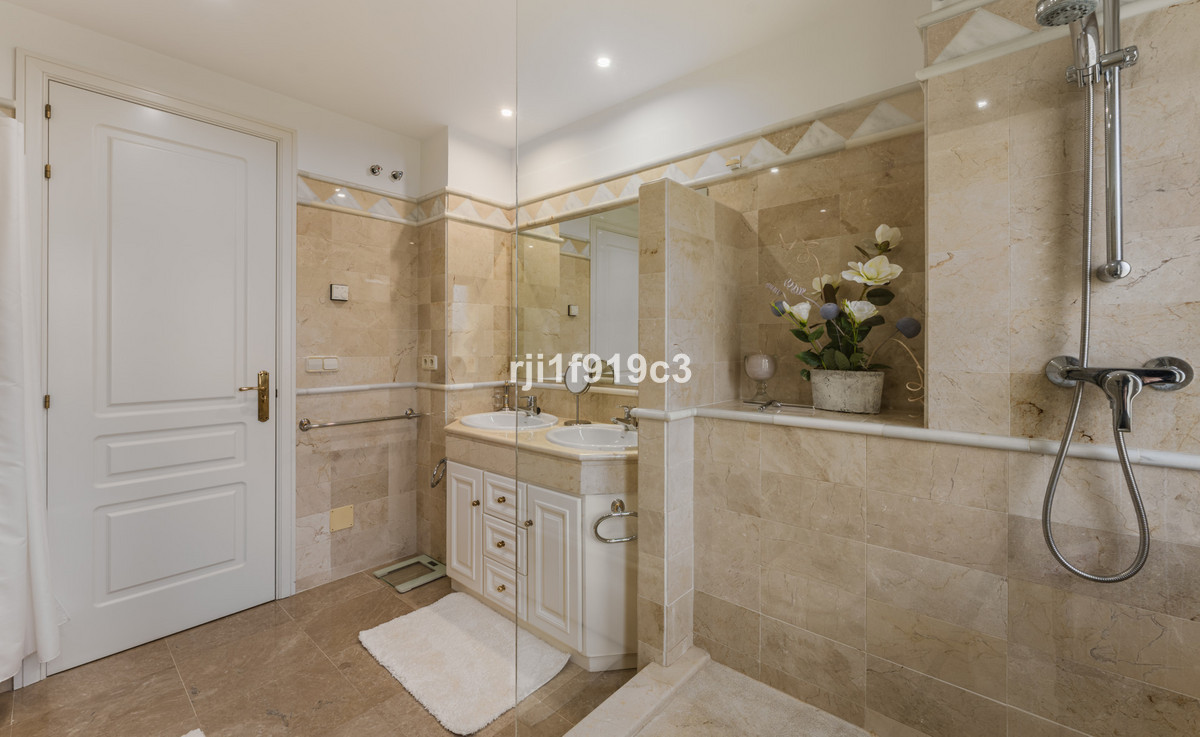 Appartement te koop in Elviria | 2 slaapkamers H5264494