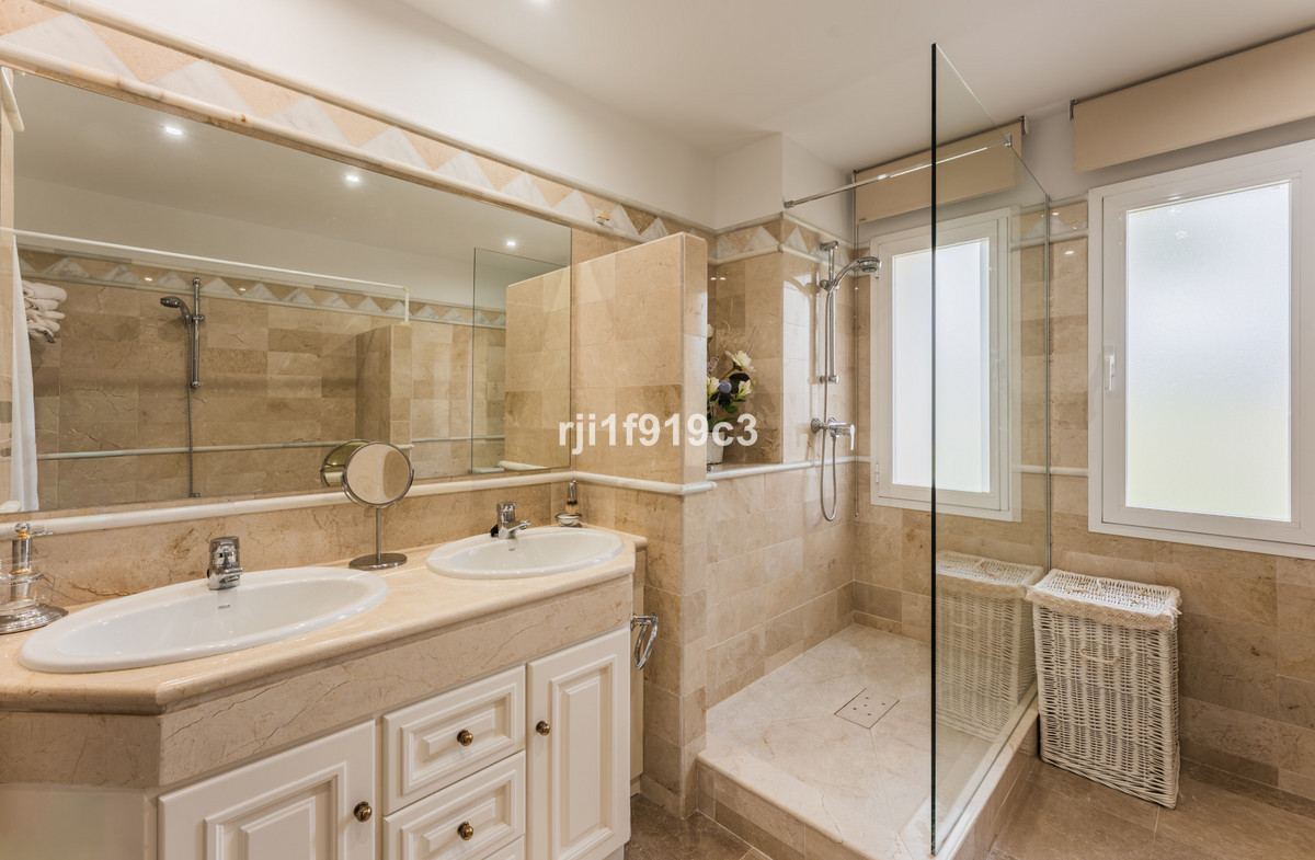 Appartement te koop in Elviria | 2 slaapkamers H5264494