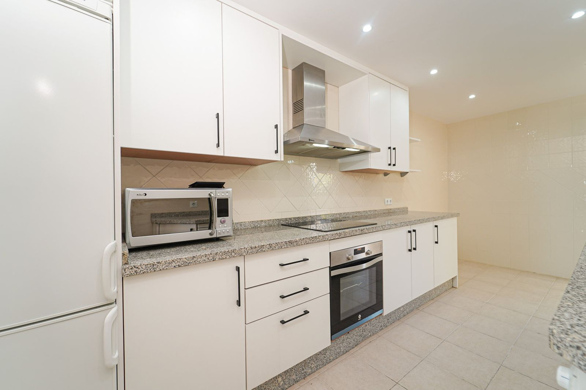 Penthouse te koop in Elviria | 2 slaapkamers H5264863