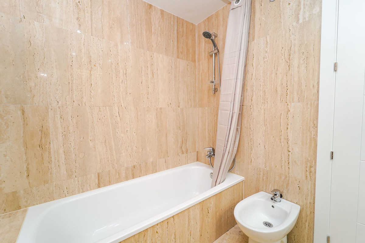 Penthouse te koop in Elviria | 2 slaapkamers H5264863