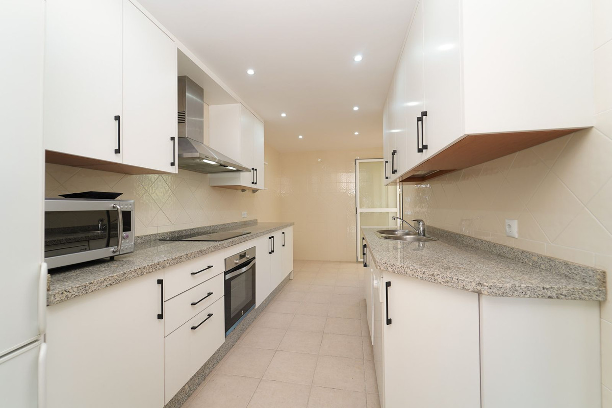 Penthouse te koop in Elviria | 2 slaapkamers H5264863