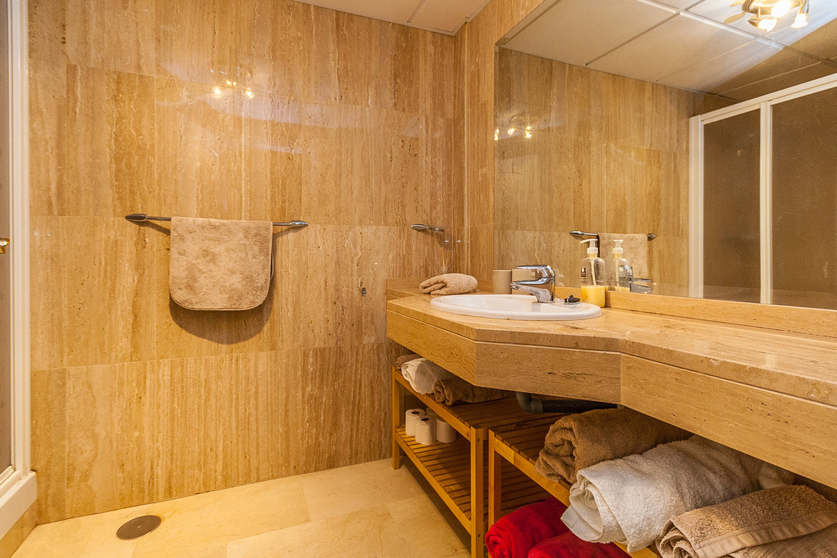 Appartement te koop in Elviria | 2 slaapkamers H5266225