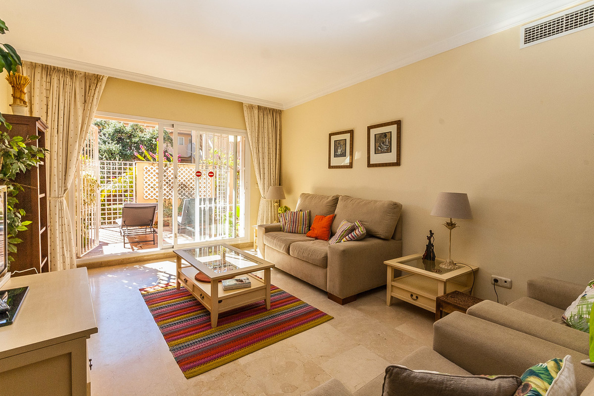 Appartement te koop in Elviria | 2 slaapkamers H5266225
