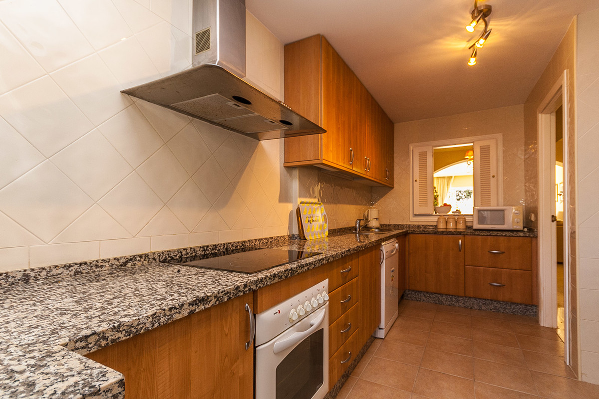 Appartement te koop in Elviria | 2 slaapkamers H5266225