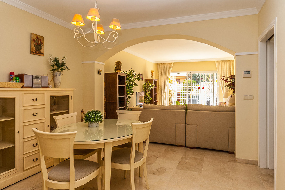 Appartement te koop in Elviria | 2 slaapkamers H5266225