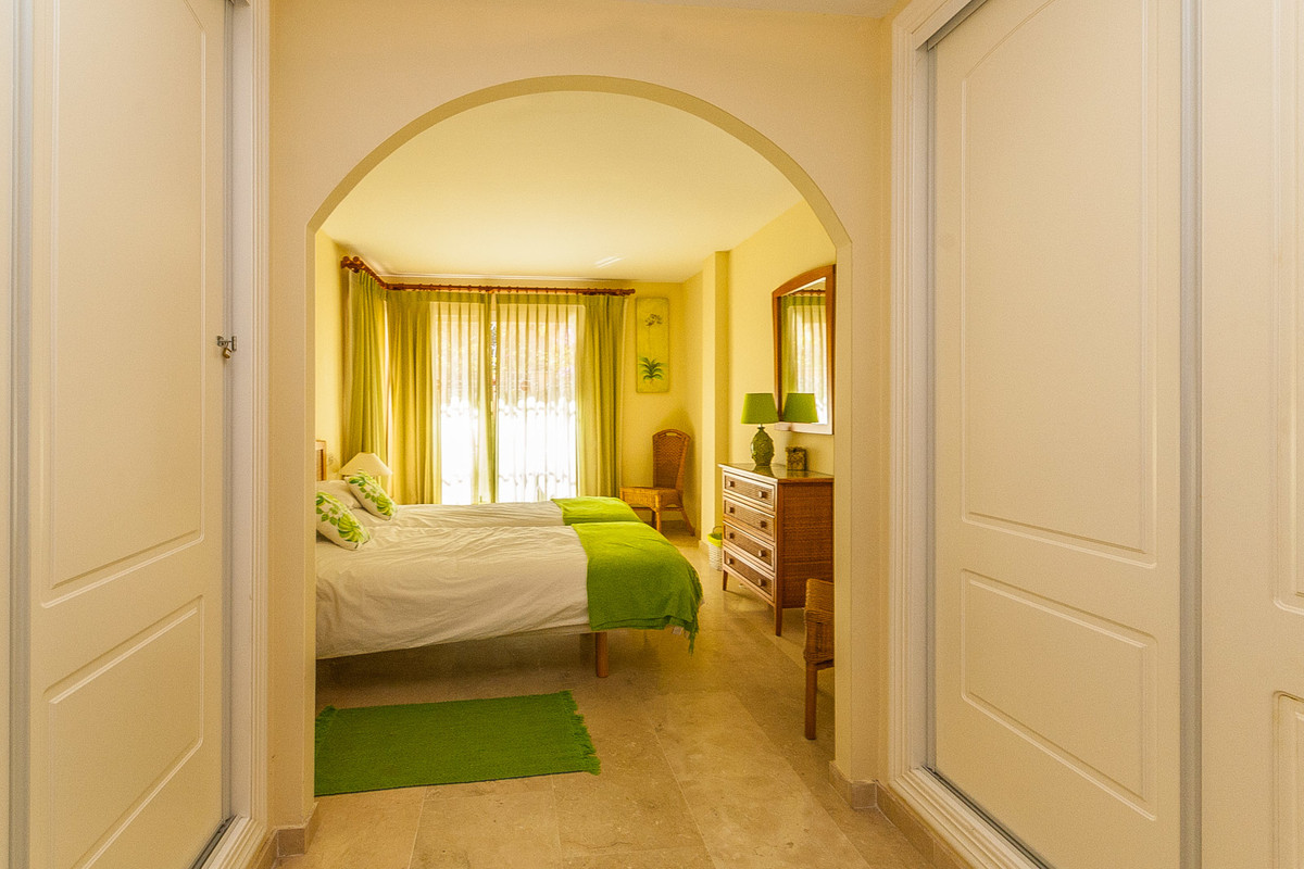 Appartement te koop in Elviria | 2 slaapkamers H5266225