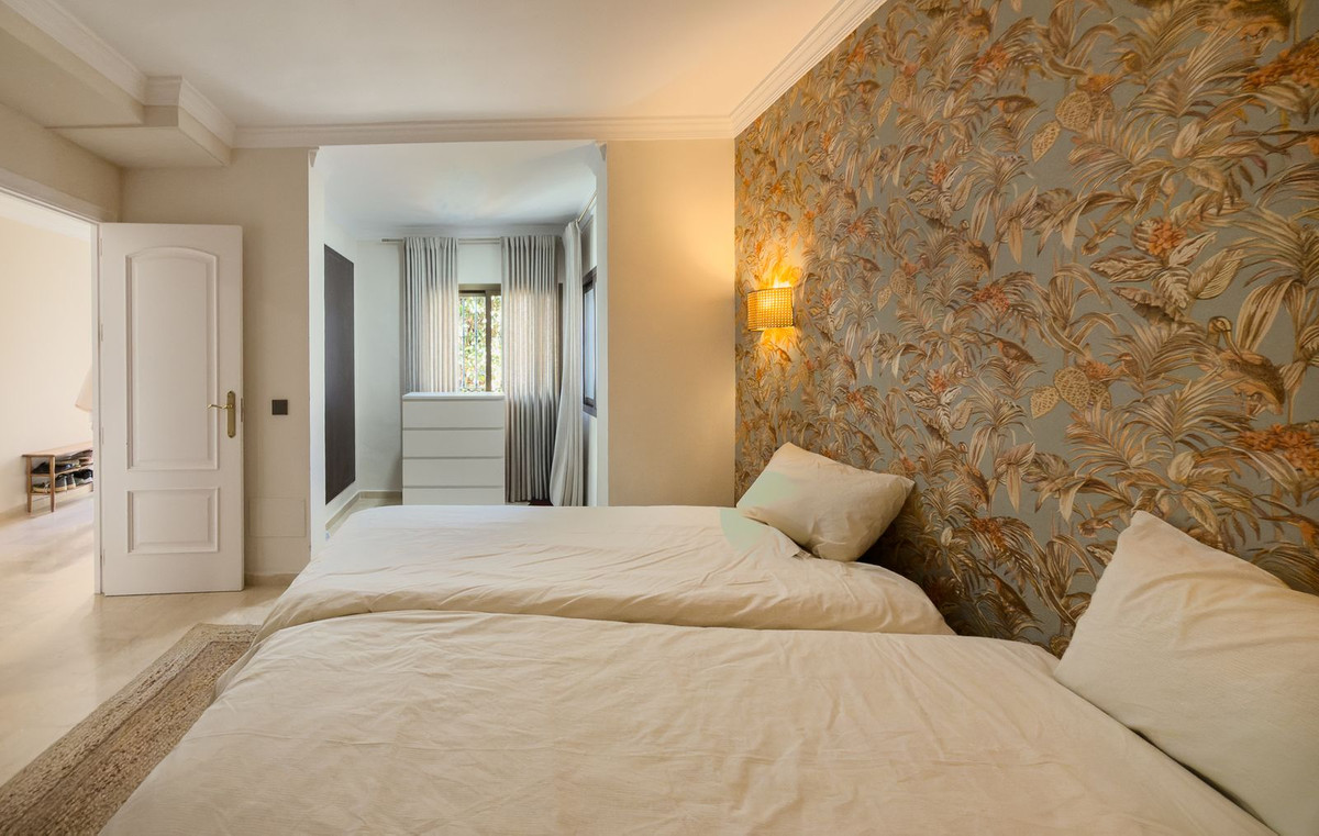 Appartement te koop in Elviria | 4 slaapkamers H5272375