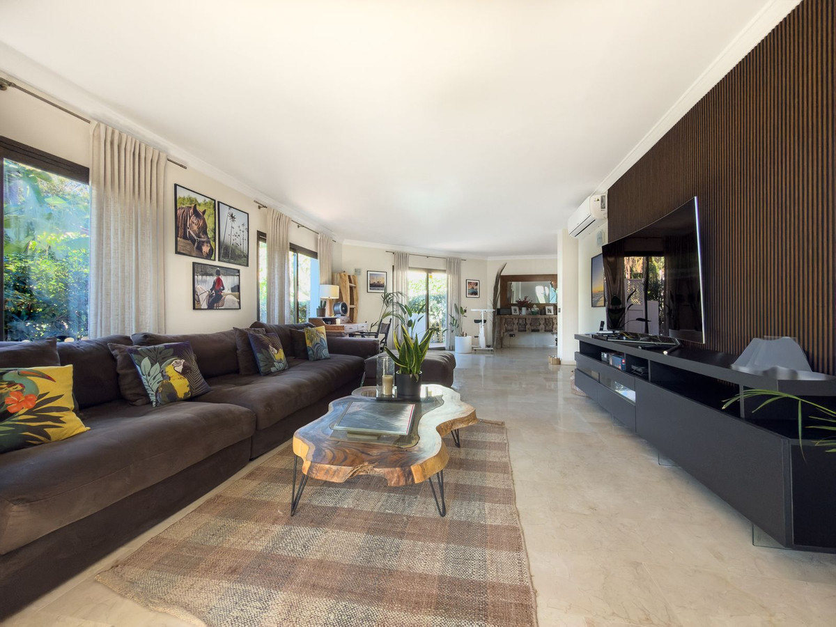 Appartement te koop in Elviria | 4 slaapkamers H5272375