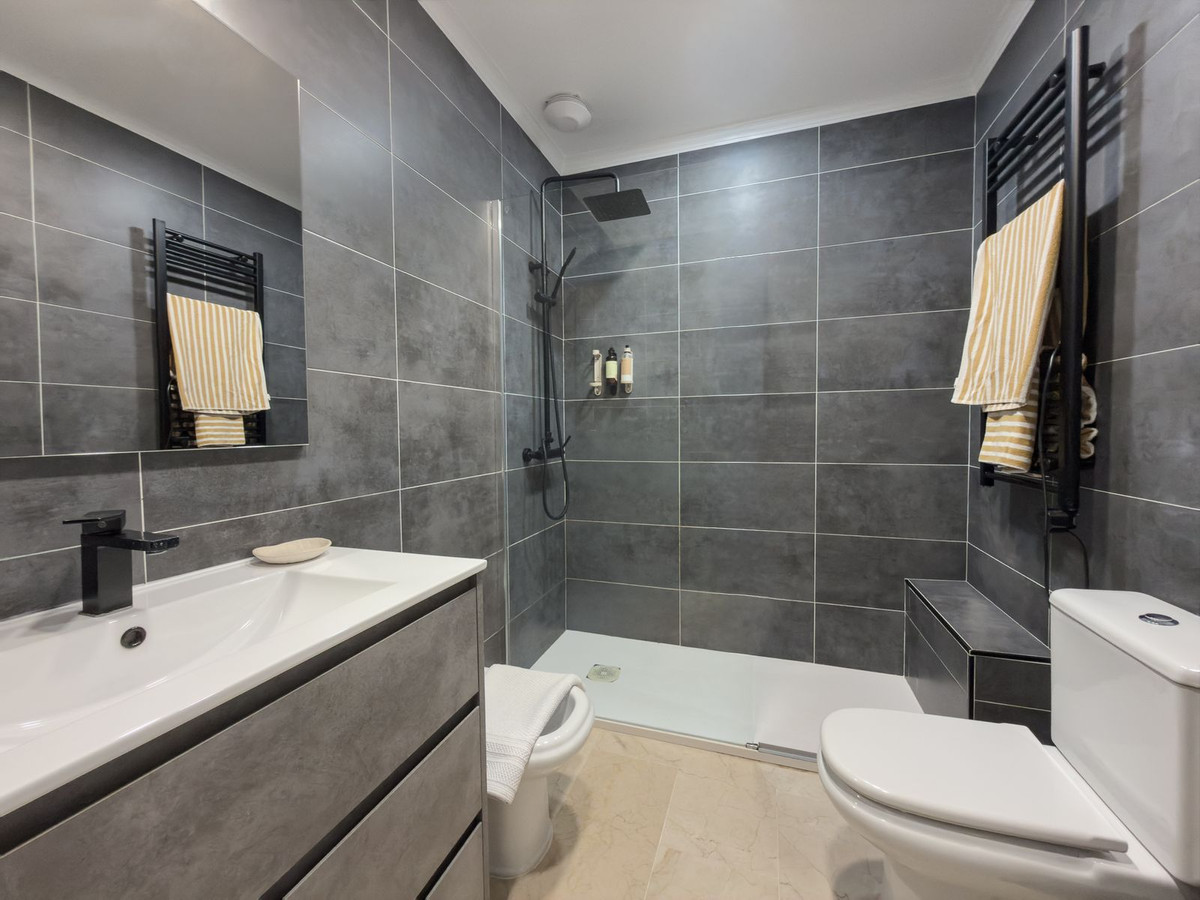 Appartement te koop in Elviria | 4 slaapkamers H5272375