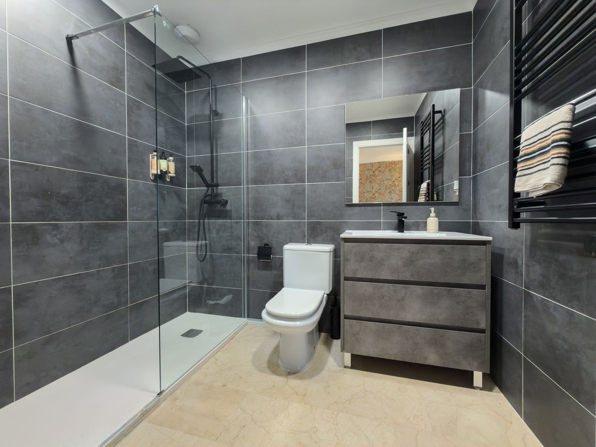 Appartement te koop in Elviria | 4 slaapkamers H5272375