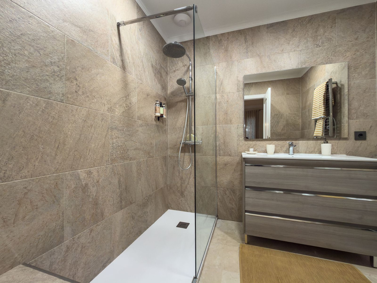 Appartement te koop in Elviria | 4 slaapkamers H5272375