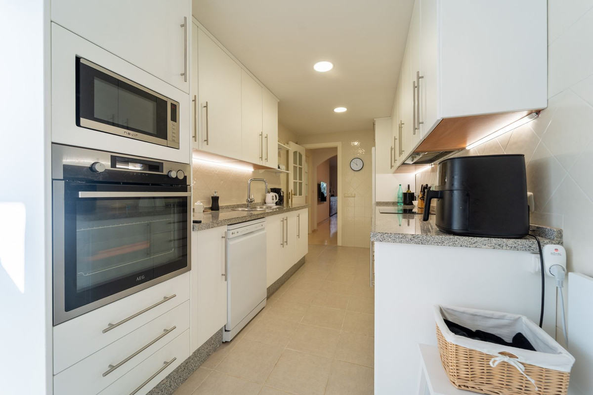 Appartement te koop in Elviria | 2 slaapkamers H5274025