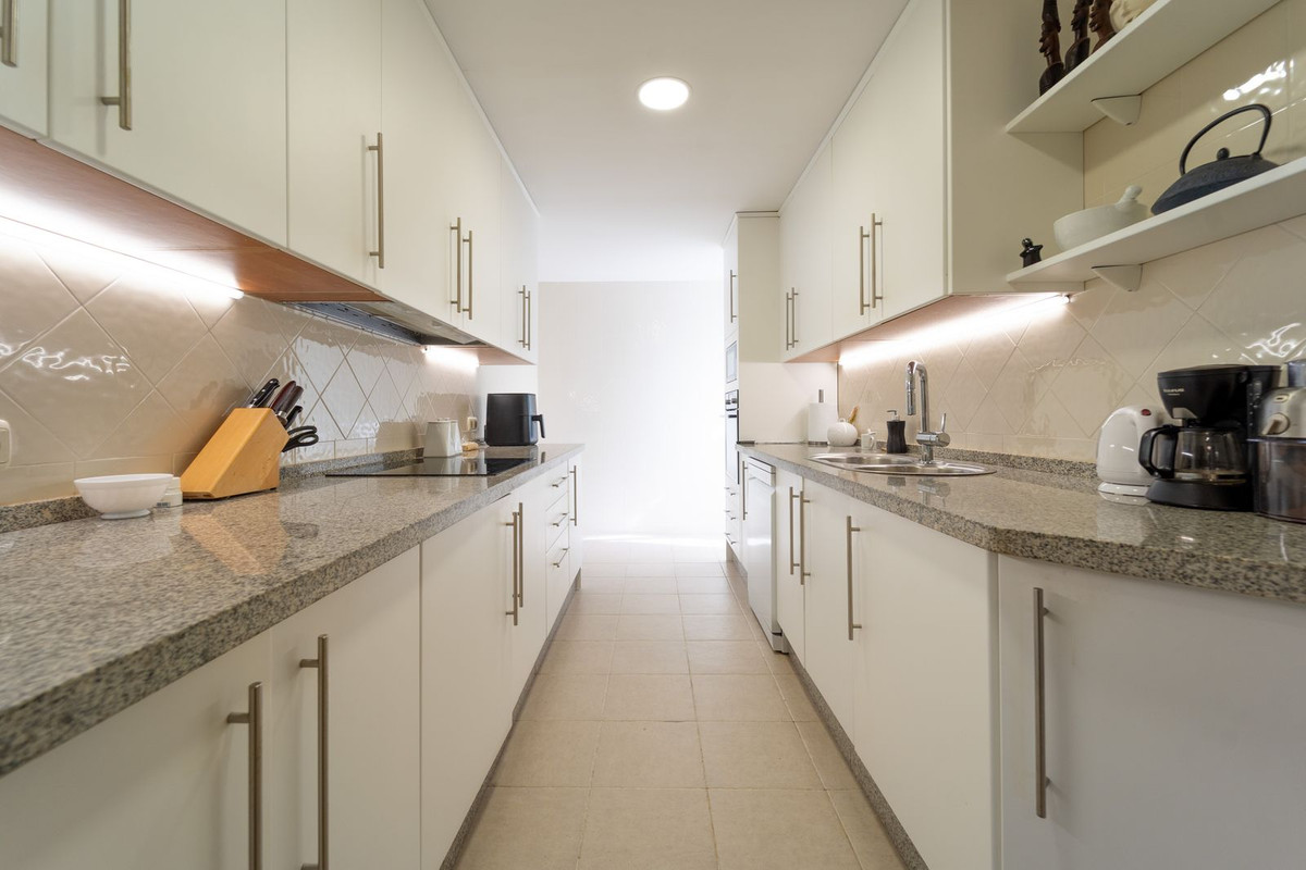 Appartement te koop in Elviria | 2 slaapkamers H5274025