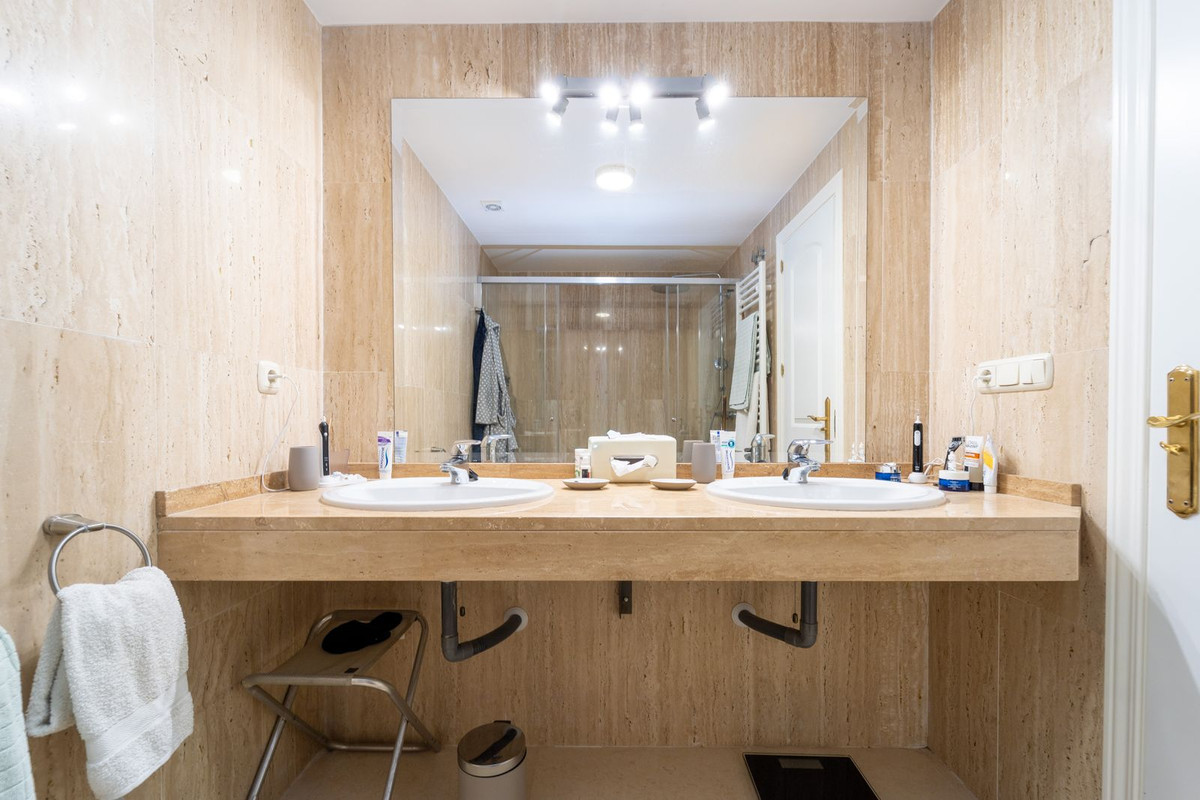 Appartement te koop in Elviria | 2 slaapkamers H5274025