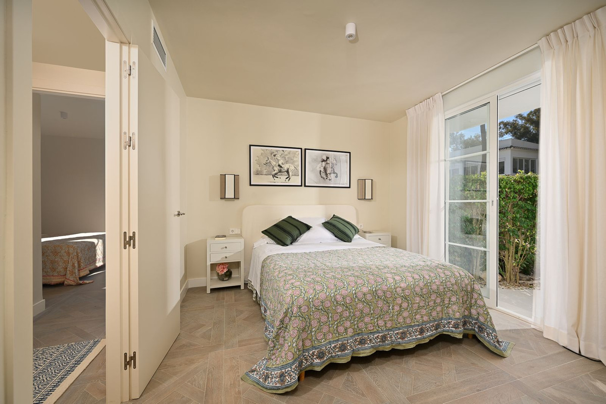 Appartement te koop in Elviria | 4 slaapkamers H5293117