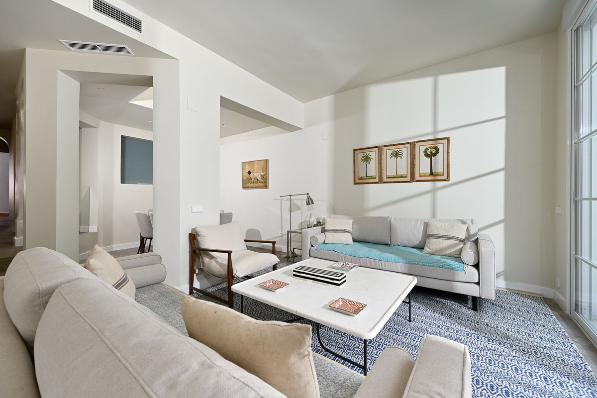 Appartement te koop in Elviria | 4 slaapkamers H5293117