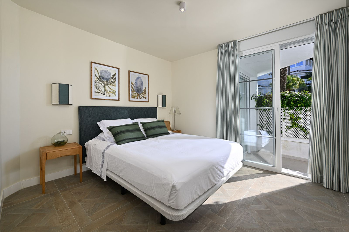 Appartement te koop in Elviria | 4 slaapkamers H5293117