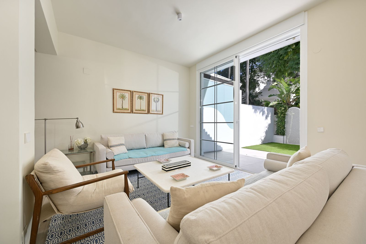 Appartement te koop in Elviria | 4 slaapkamers H5293117