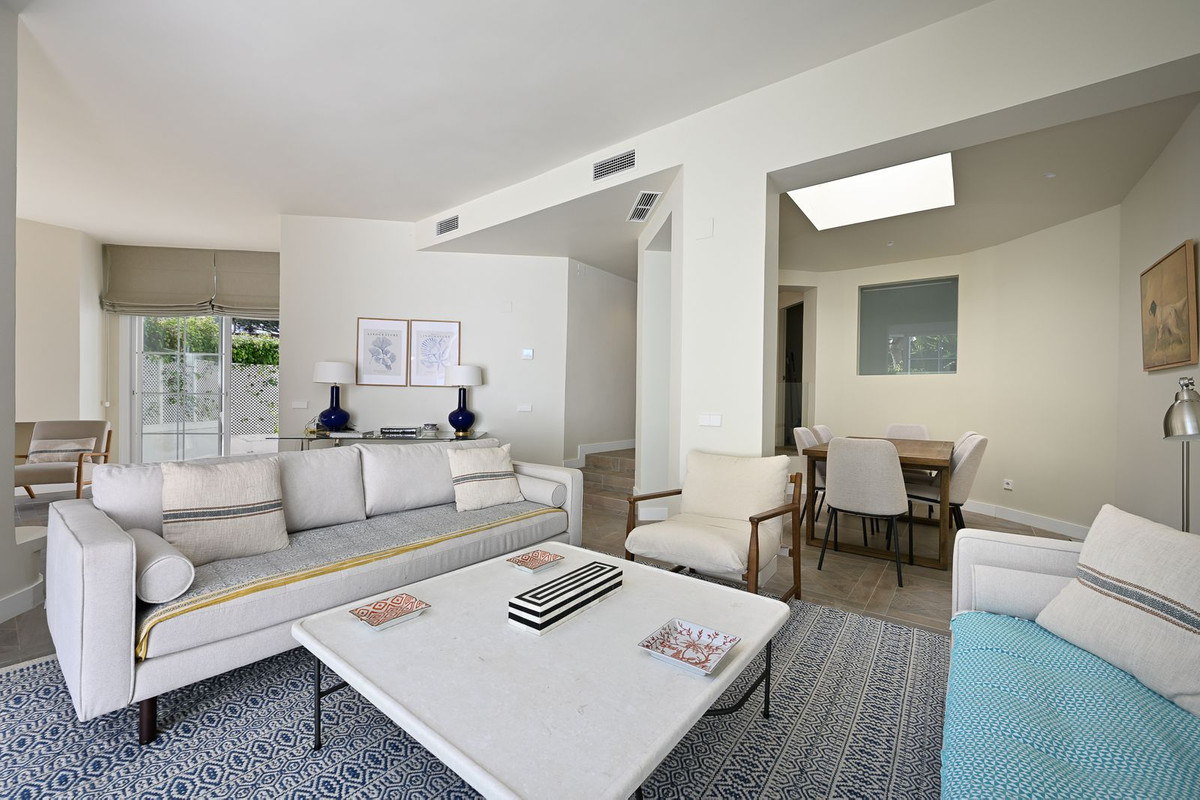 Appartement te koop in Elviria | 4 slaapkamers H5293117