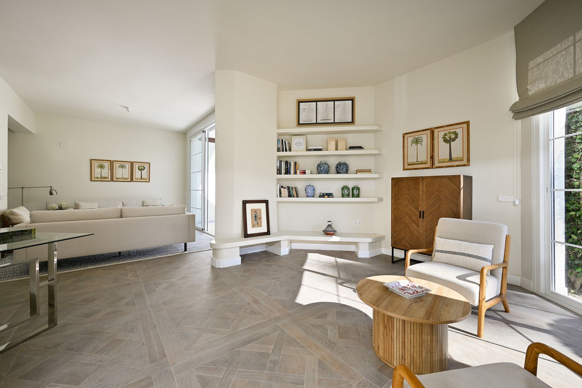 Appartement te koop in Elviria | 4 slaapkamers H5293117