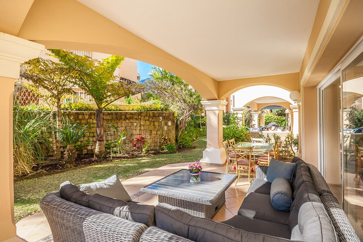 Appartement te koop in Elviria | 2 slaapkamers H5303278