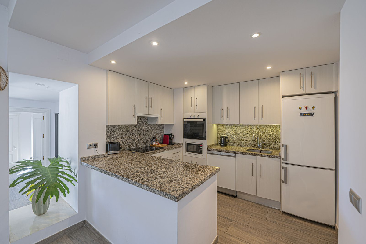 Appartement te koop in Elviria | 2 slaapkamers H5305678