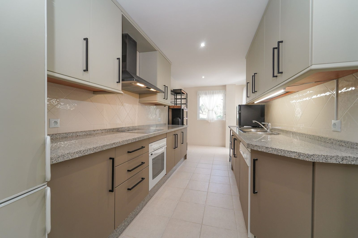 Penthouse te koop in Elviria | 2 slaapkamers H5308066