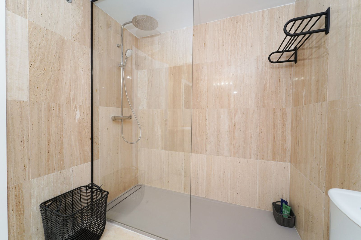 Penthouse te koop in Elviria | 2 slaapkamers H5308066