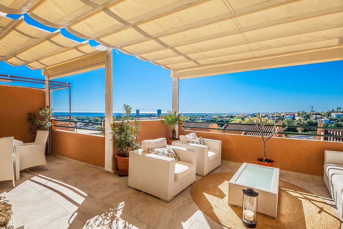 Penthouse te koop in Elviria | 2 slaapkamers H5308120