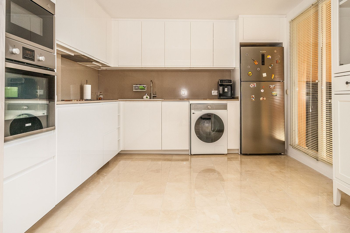 Penthouse te koop in Elviria | 2 slaapkamers H5308120