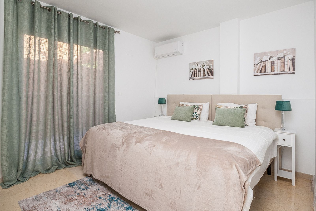 Penthouse te koop in Elviria | 2 slaapkamers H5308120