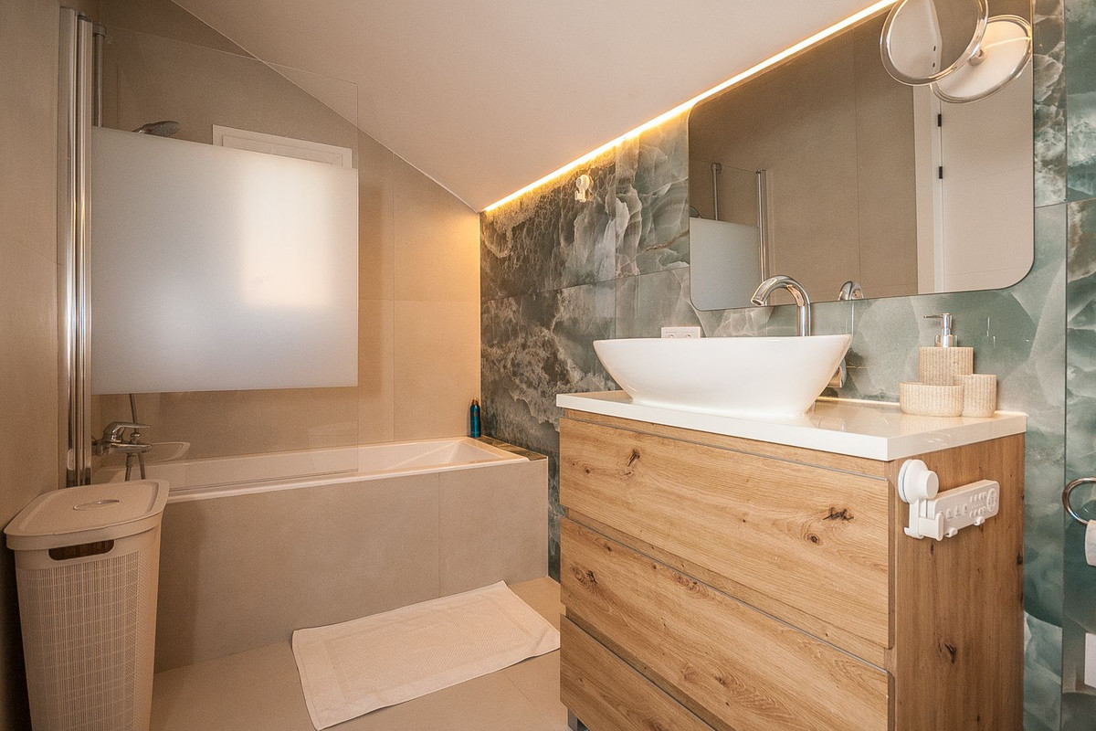 Penthouse te koop in Elviria | 2 slaapkamers H5308120