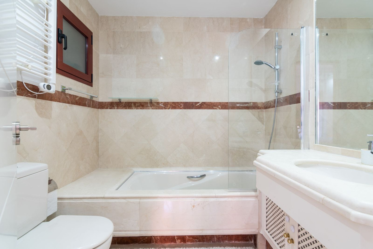 Appartement te koop in Elviria | 3 slaapkamers H5315203