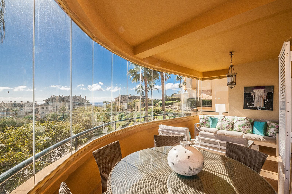 Appartement te koop in Elviria | 3 slaapkamers H5318860