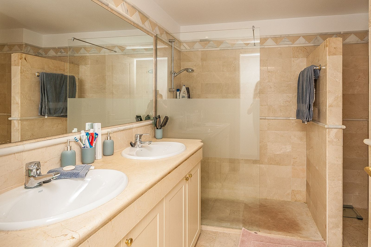 Appartement te koop in Elviria | 3 slaapkamers H5318860