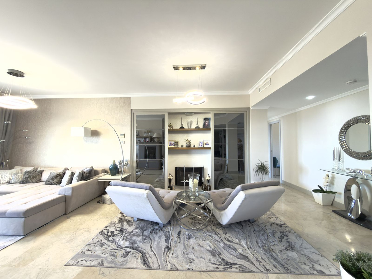 Penthouse te koop in Elviria | 3 slaapkamers H5324641